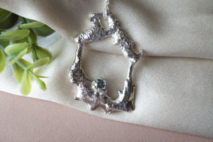 Flowing Metal Blue Montana Sapphire Necklace